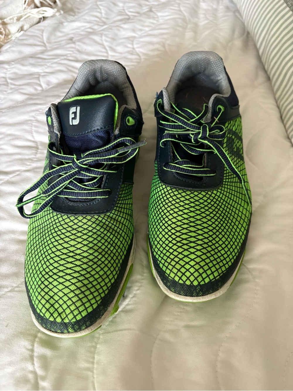 FootJoy Kids Golf Sneakers in Bright Green and White